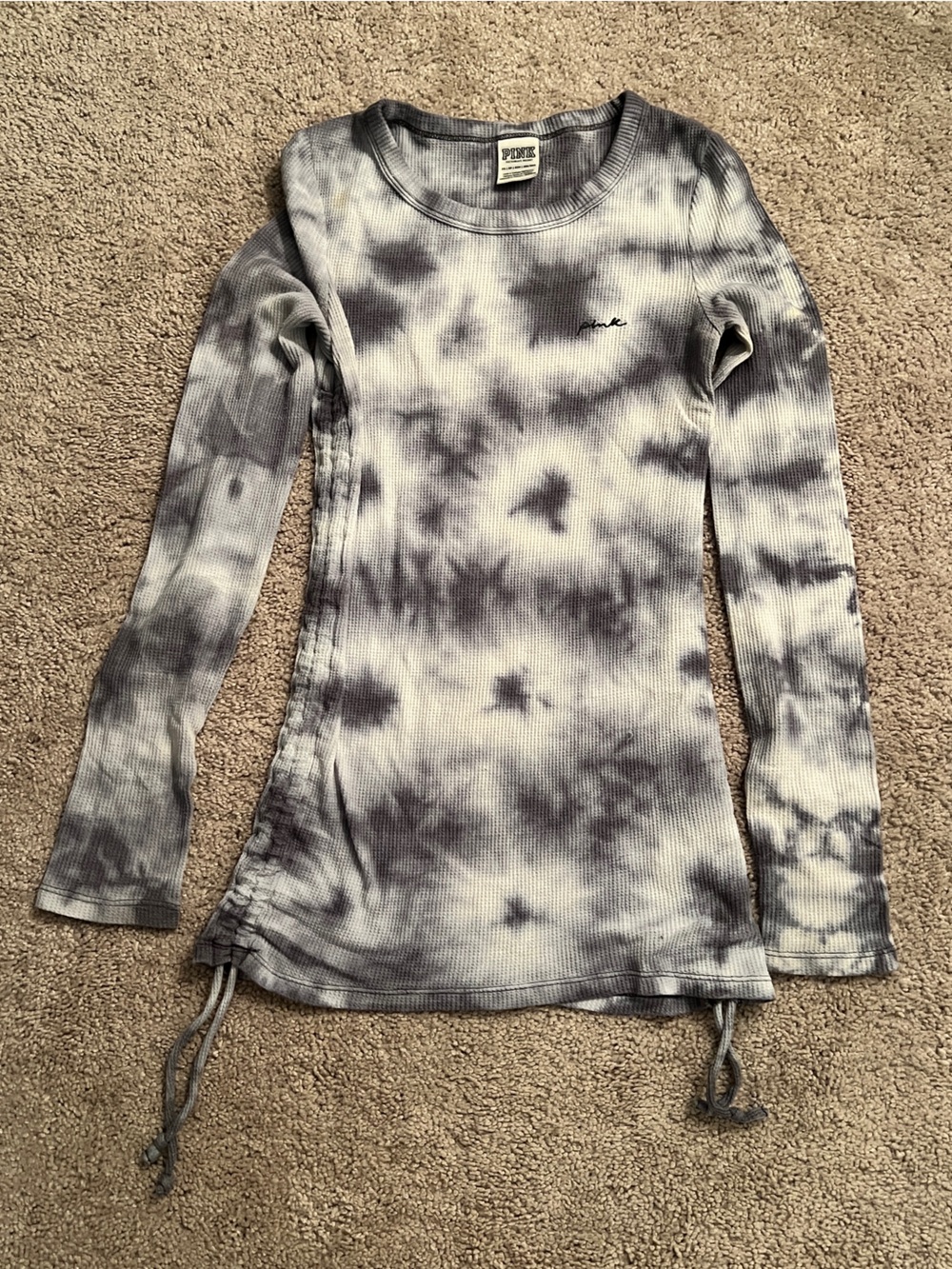 PINK Victoria's Secret Gray & White Tie-Dye Ribbed Long Sleeve Top